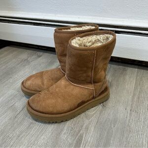 UGG Australia Classic Shearling-Lined Chestnut Tan Winter Boots Women’s Size 6